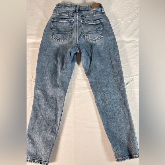 American Eagle Women’s Short Strigid Distressed Blue Jeans size 2 - Picture 5 of 6